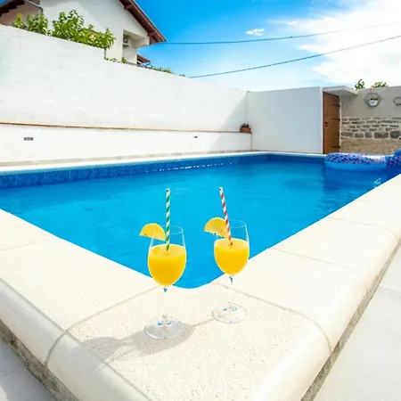 Petra Pridraga Vikendica