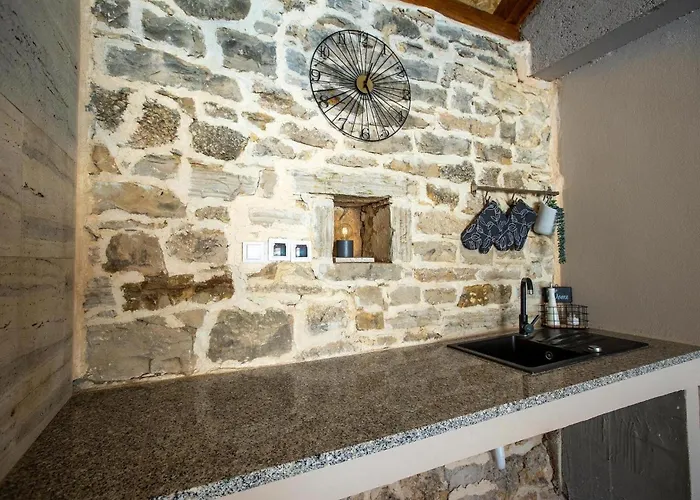 Petra Pridraga Vikendica *