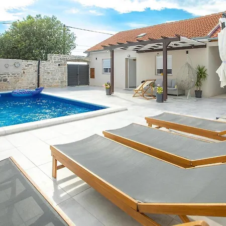 Dom wakacyjny Petra Pridraga *