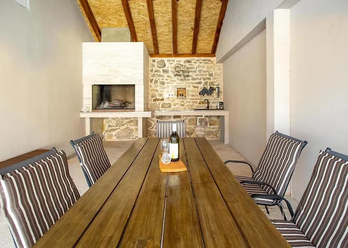 Petra Pridraga Holiday home *